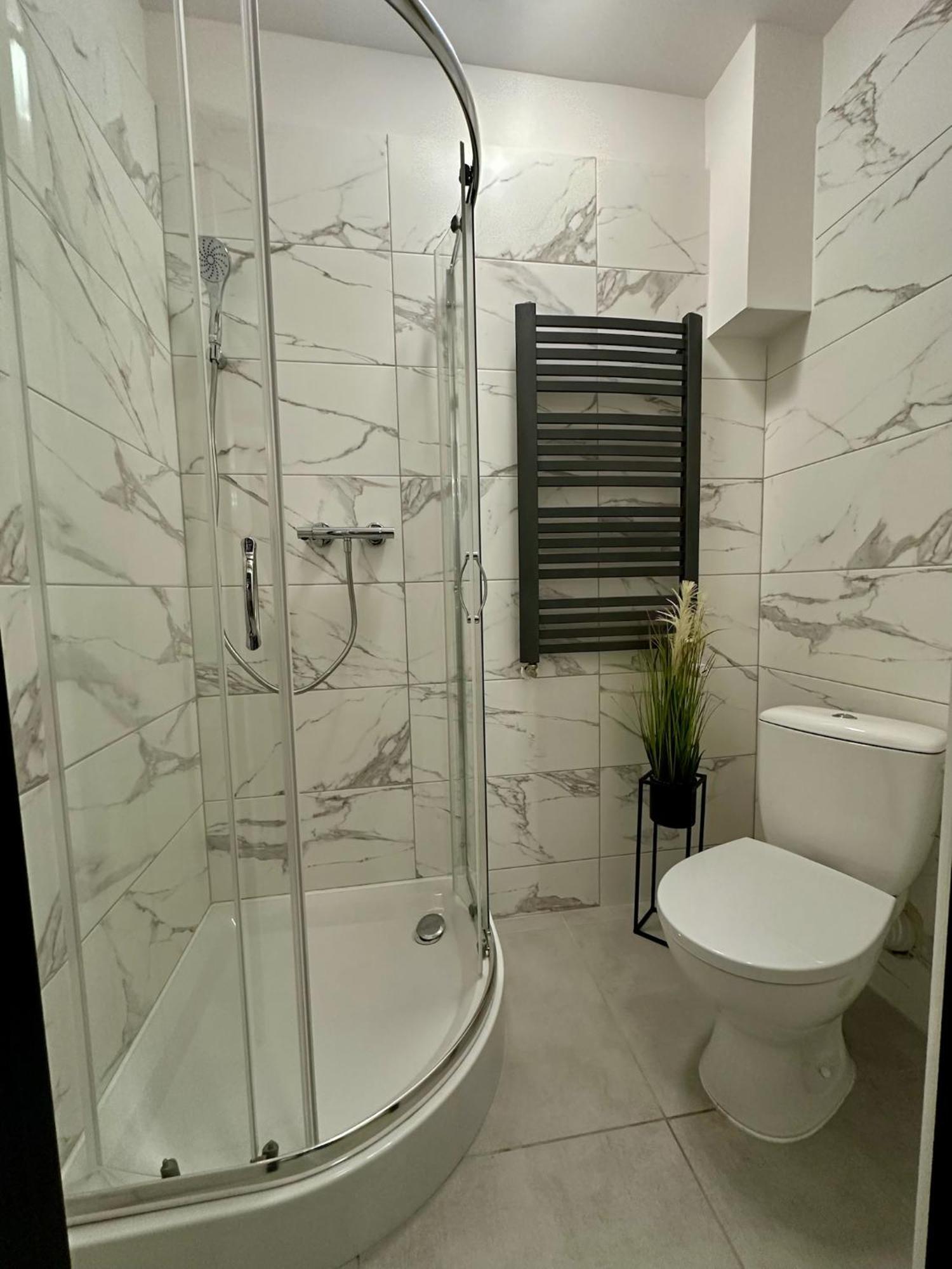 Marianowka Appartement Legnica Buitenkant foto