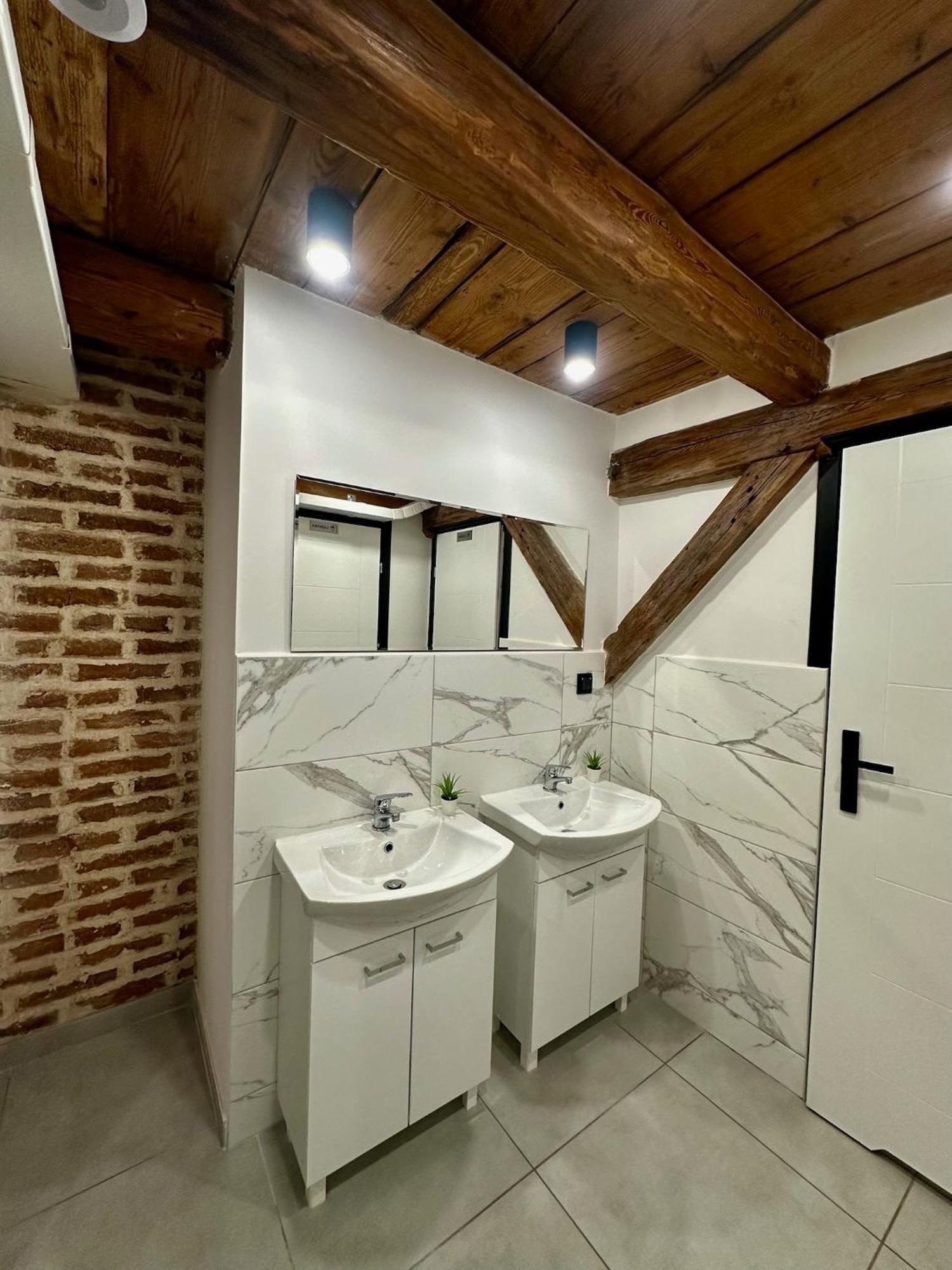 Marianowka Appartement Legnica Buitenkant foto
