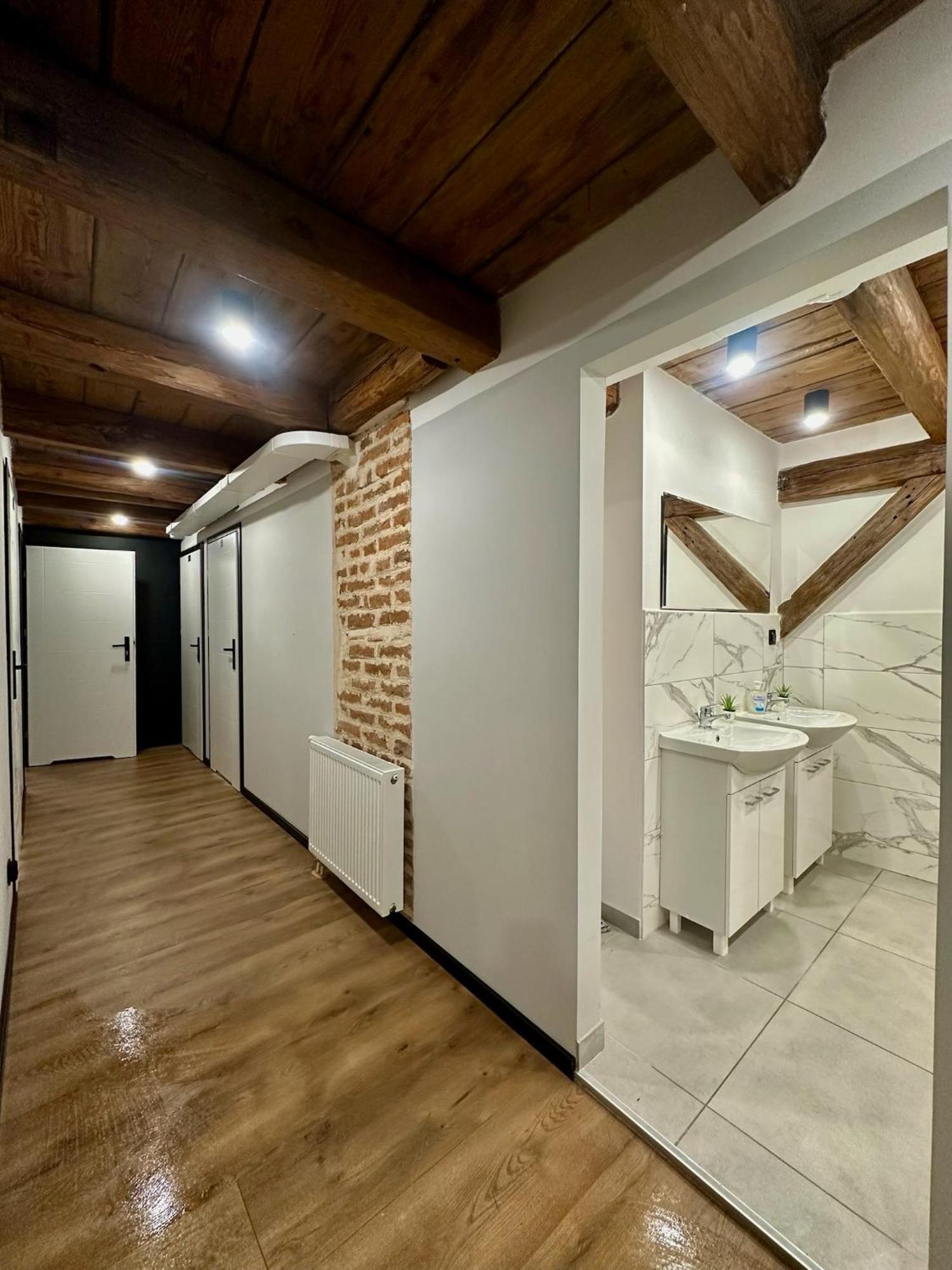 Marianowka Appartement Legnica Buitenkant foto