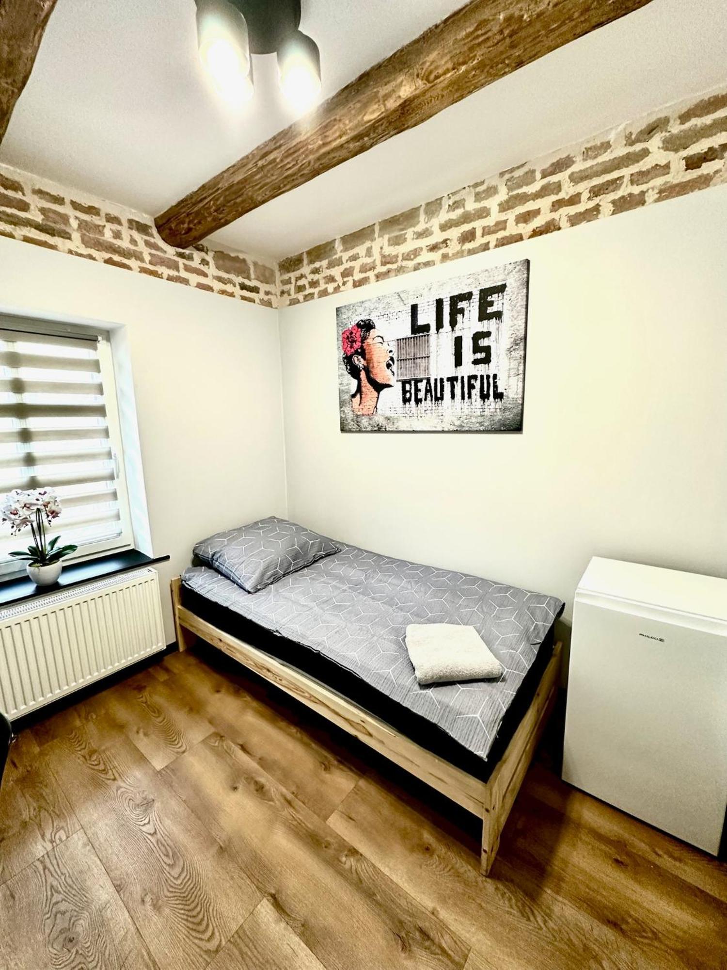 Marianowka Appartement Legnica Buitenkant foto