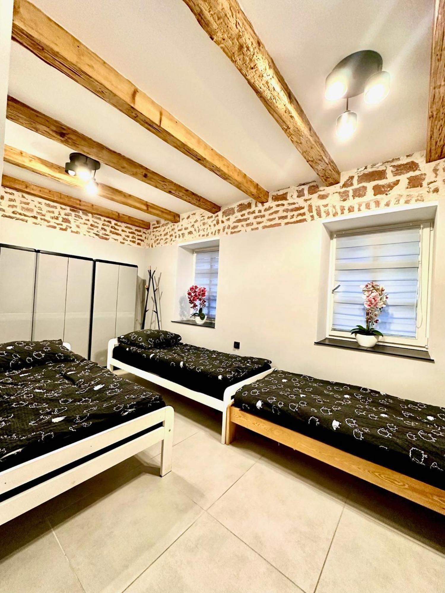 Marianowka Appartement Legnica Buitenkant foto